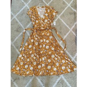 Old Navy floral midi dress (NWT)
